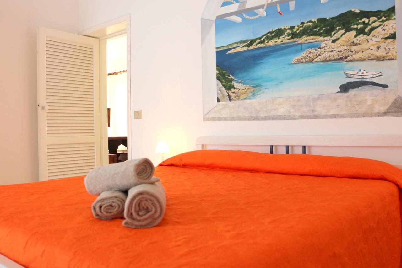 Residence Ponente Santa Teresa Gallura Eksteriør billede